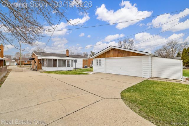 4775 Stanley Avenue, Warren, MI 48092
