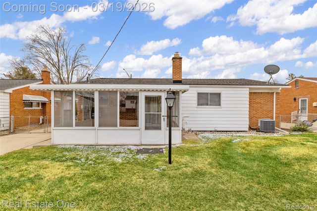 4775 Stanley Avenue, Warren, MI 48092