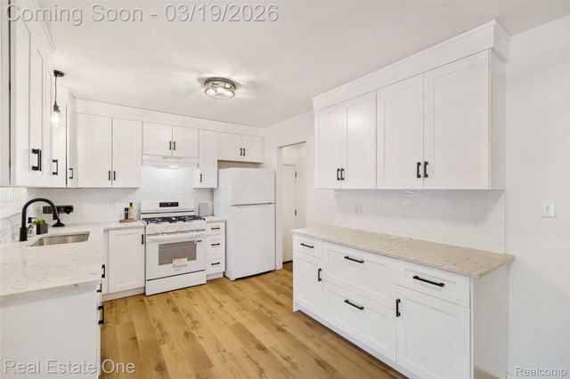 4775 Stanley Avenue, Warren, MI 48092