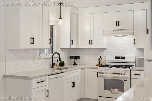 4775 Stanley Avenue, Warren, MI 48092