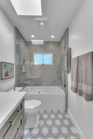 13 Rivo Alto Canal, Long Beach, CA 90803