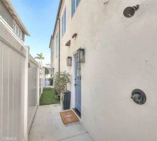 13 Rivo Alto Canal, Long Beach, CA 90803