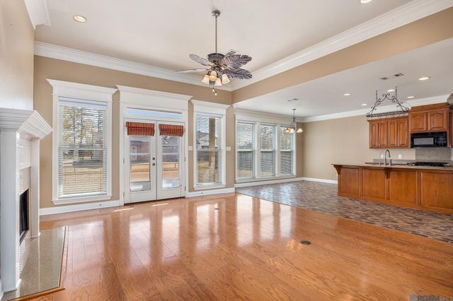 1531 E City Place St, Gonzales, LA 70737