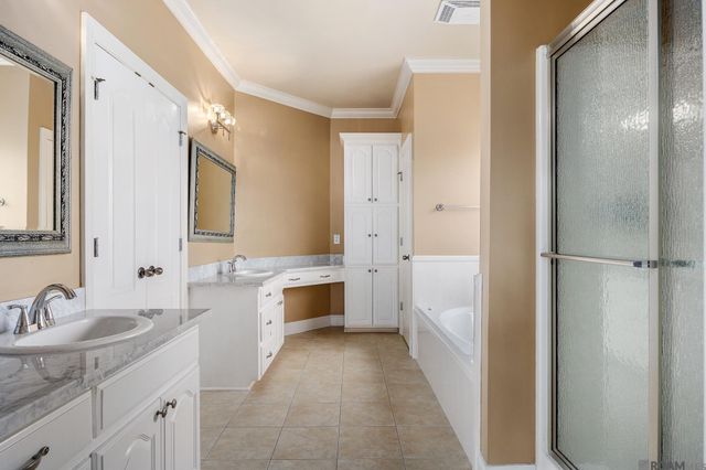 1531 E City Place St, Gonzales, LA 70737