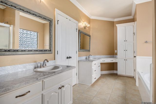 1531 E City Place St, Gonzales, LA 70737