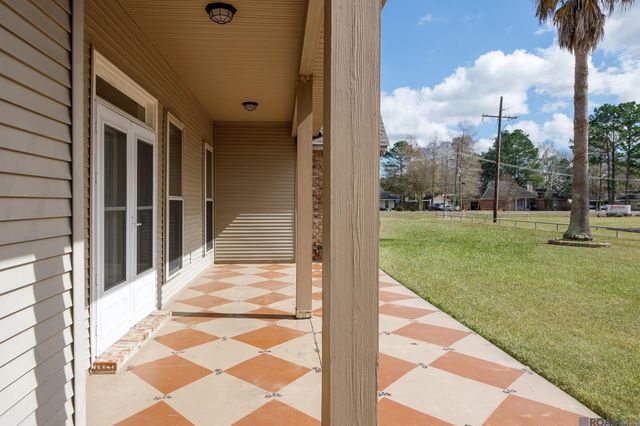 1531 E City Place St, Gonzales, LA 70737