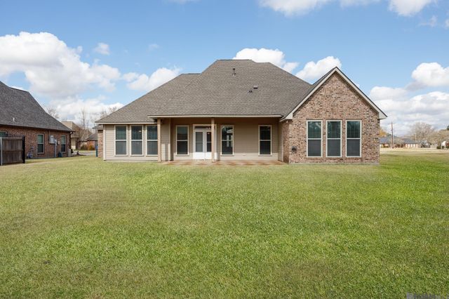 1531 E City Place St, Gonzales, LA 70737