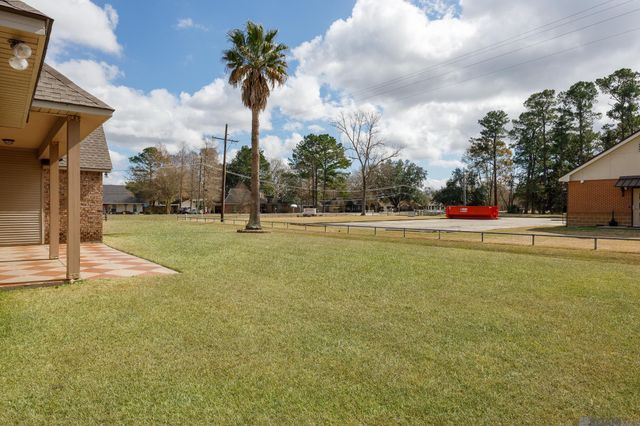 1531 E City Place St, Gonzales, LA 70737