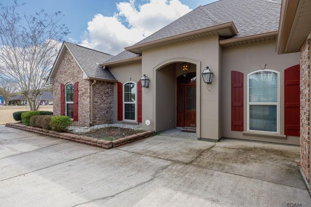 1531 E City Place St, Gonzales, LA 70737