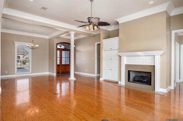 1531 E City Place St, Gonzales, LA 70737