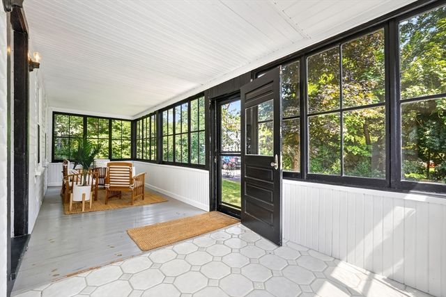 6 Elm Ct, Maynard, MA 01754