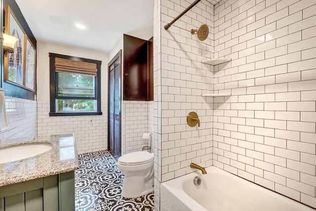 6 Elm Ct, Maynard, MA 01754
