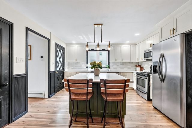 6 Elm Ct, Maynard, MA 01754