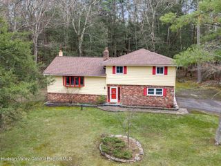 39 Whitney Drive, Woodstock, NY 12498