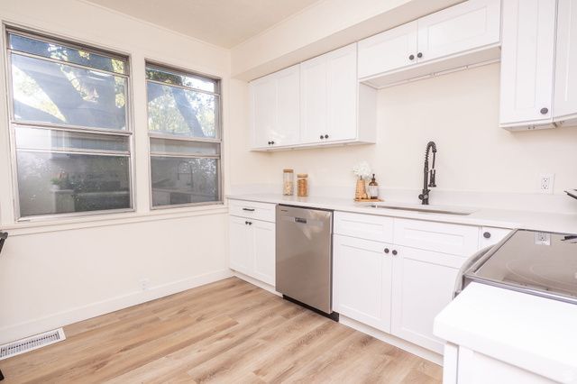 3885 GRANDVIEW DR, Ogden, UT 84403