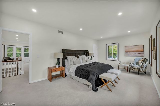 1555 W Market Street, Akron, OH 44313