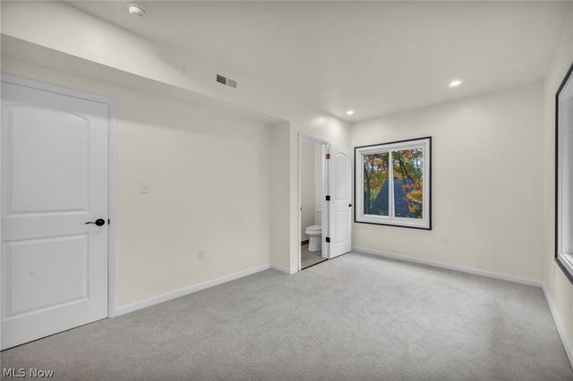 1555 W Market Street, Akron, OH 44313