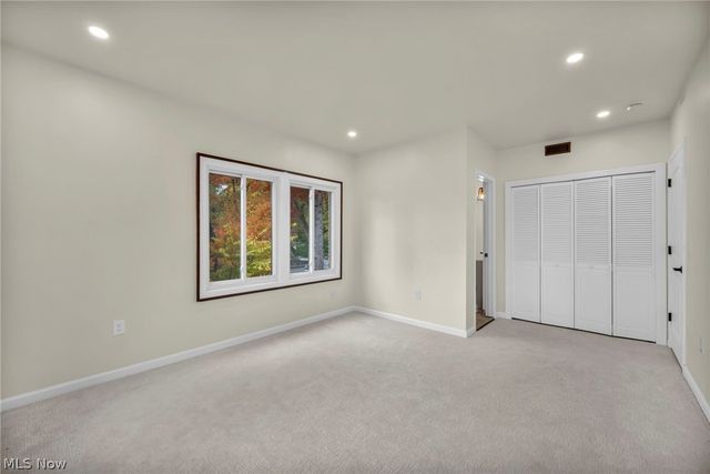 1555 W Market Street, Akron, OH 44313