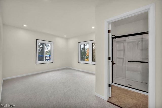 1555 W Market Street, Akron, OH 44313