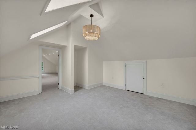 1555 W Market Street, Akron, OH 44313