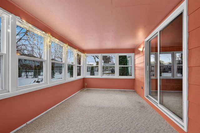 414 CUSTER COURT, Green Bay, WI 54301