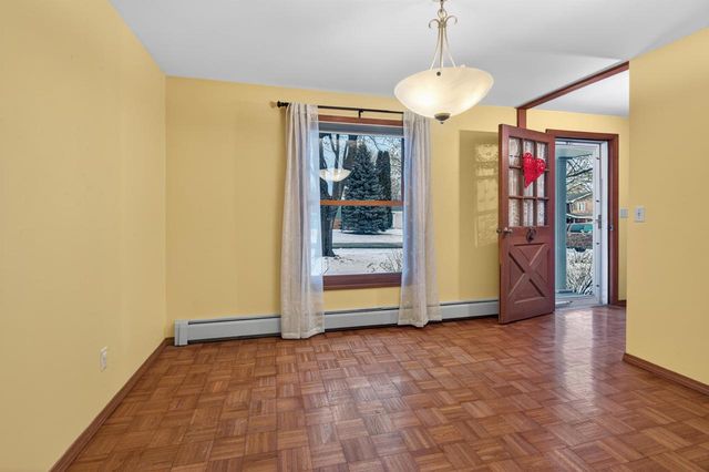 414 CUSTER COURT, Green Bay, WI 54301