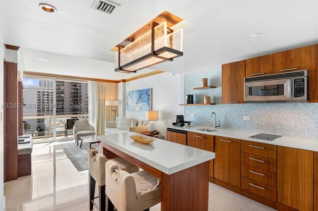 6801 Collins Ave 920, Miami Beach, FL 33141