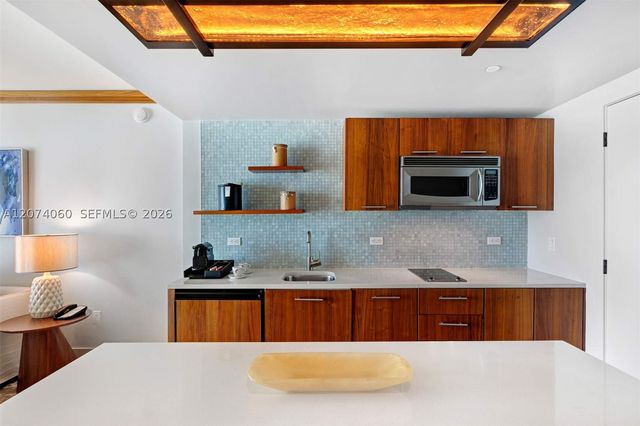 6801 Collins Ave 920, Miami Beach, FL 33141
