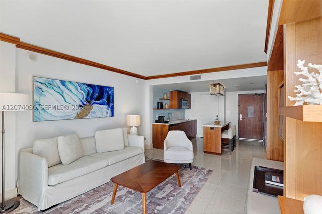6801 Collins Ave 920, Miami Beach, FL 33141