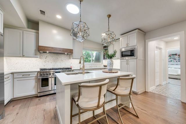 3645 Duchess Trail, Dallas, TX 75229