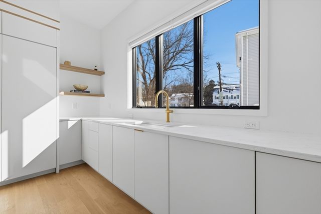 158 Langley Rd 158, Newton, MA 02459