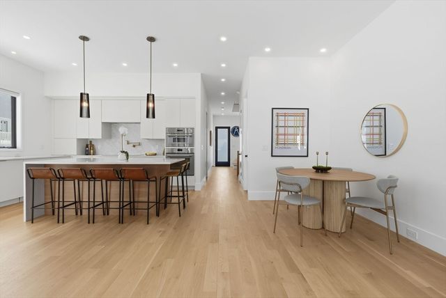 158 Langley Rd 158, Newton, MA 02459