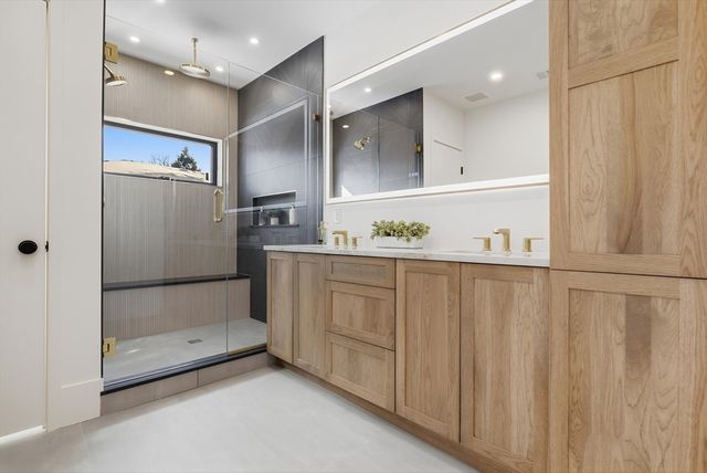 158 Langley Rd 158, Newton, MA 02459