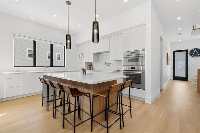 158 Langley Rd 158, Newton, MA 02459