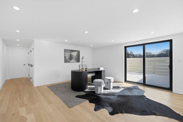 158 Langley Rd 158, Newton, MA 02459