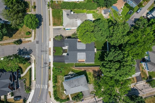 158 Langley Rd 158, Newton, MA 02459