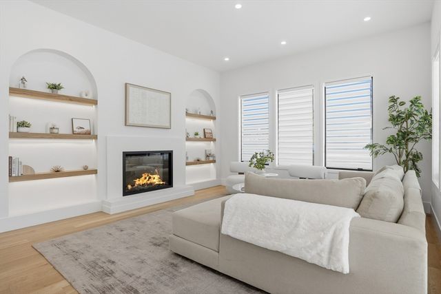 158 Langley Rd 158, Newton, MA 02459