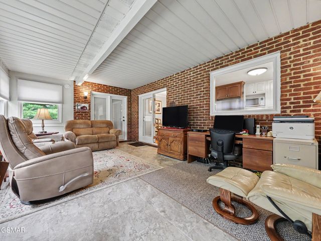 102 Newell Village Drive, Seymour, TN 37865