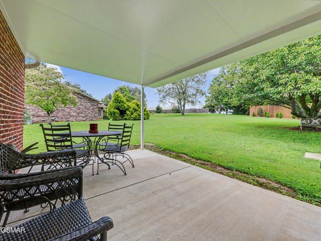102 Newell Village Drive, Seymour, TN 37865