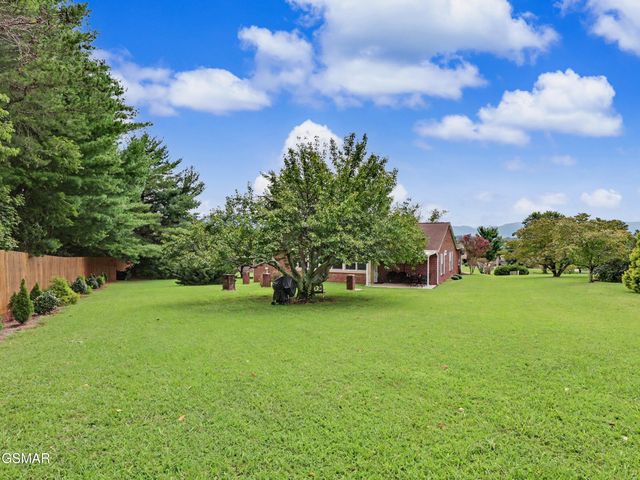 102 Newell Village Drive, Seymour, TN 37865