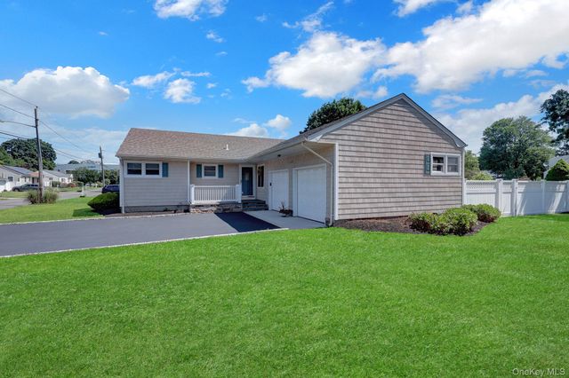 12 Bainbridge Avenue, Melville, NY 11747
