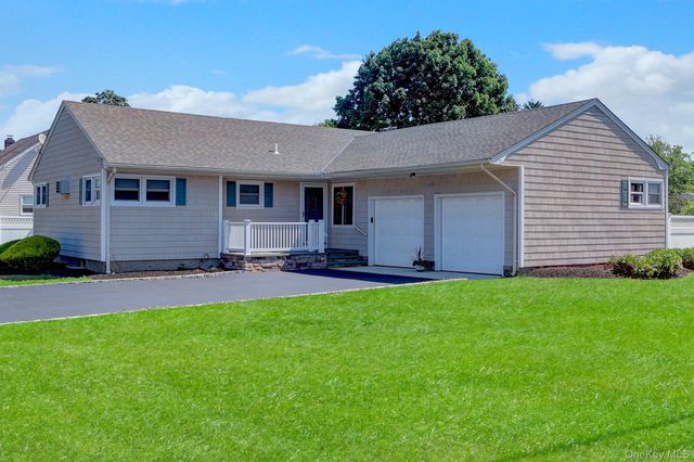 12 Bainbridge Avenue, Melville, NY 11747