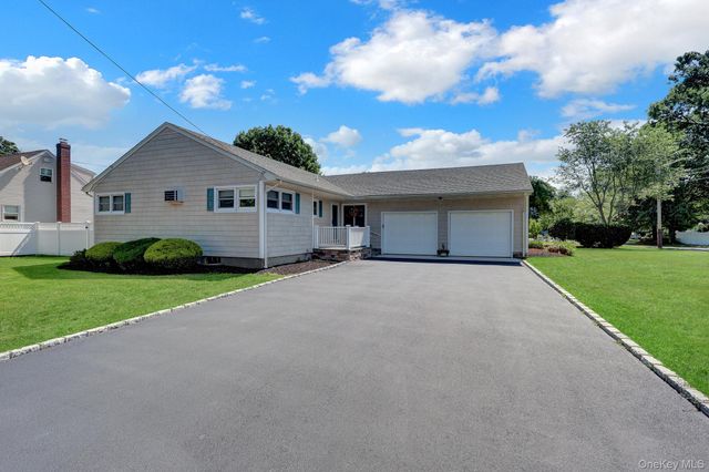 12 Bainbridge Avenue, Melville, NY 11747