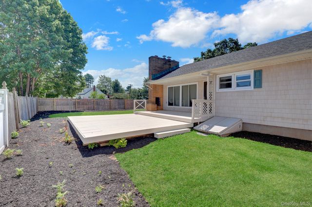 12 Bainbridge Avenue, Melville, NY 11747