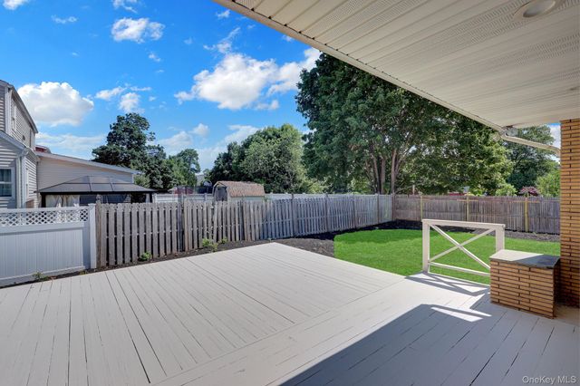 12 Bainbridge Avenue, Melville, NY 11747