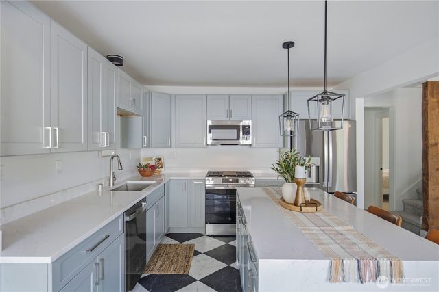 11822 24th Street E, Edgewood, WA 98372