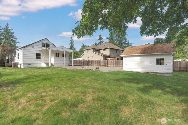 11822 24th Street E, Edgewood, WA 98372