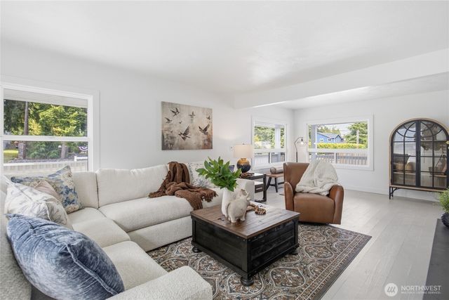 11822 24th Street E, Edgewood, WA 98372