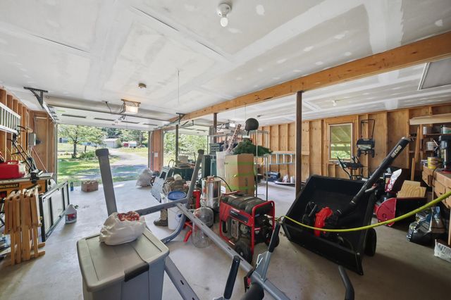 21 Evergreen Drive, Goffstown, NH 03045