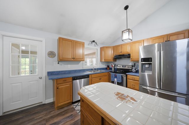 21 Evergreen Drive, Goffstown, NH 03045